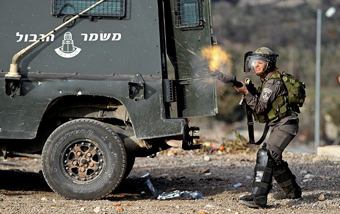 إصابة ثلاثة مواطنين واعتقال آخر شمال رام الله