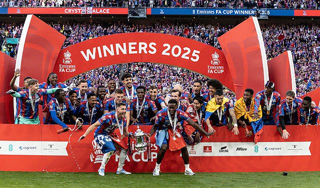كريستال بالاس يتوج بكأس الاتحاد الإنجليزي للمرة الأولى في تاريخه 