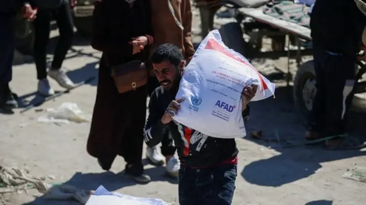 هيومن رايتس ووتش: قتل إسرائيل المواطنين الباحثين عن الطعام جريمة حرب