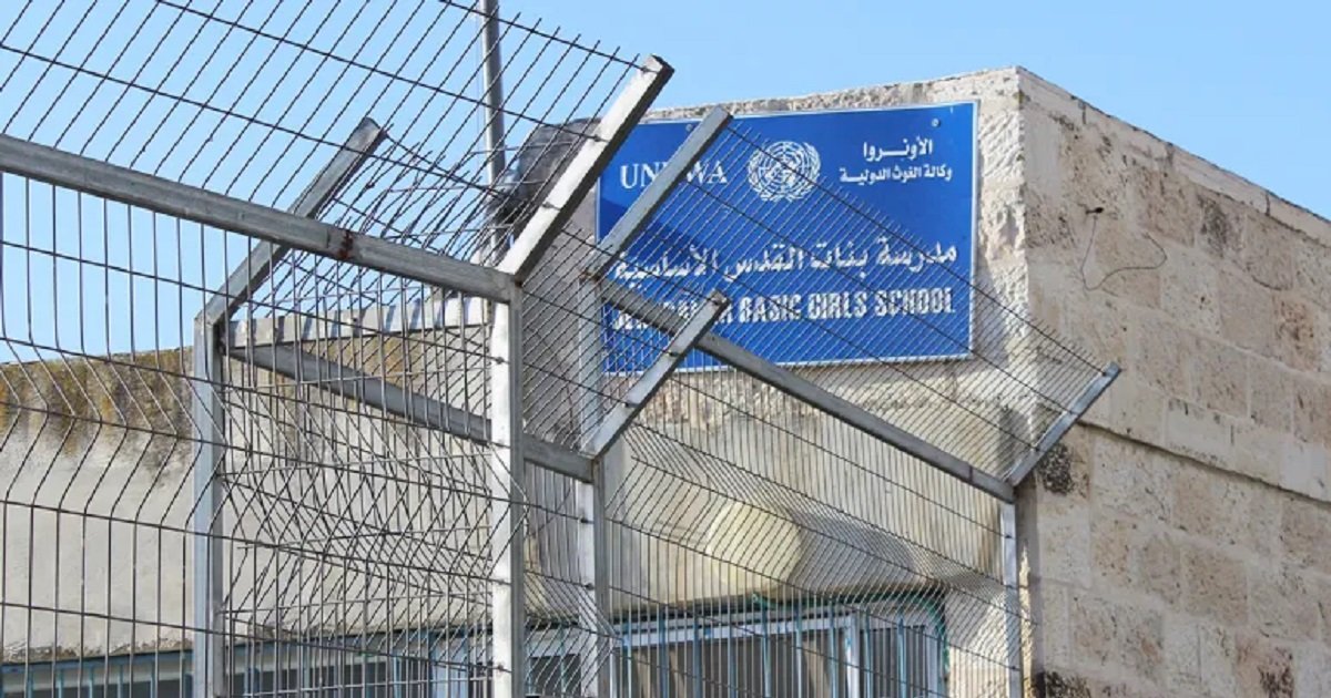  الاحتلال يقتحم محيط مدرسة  بنات القدس  