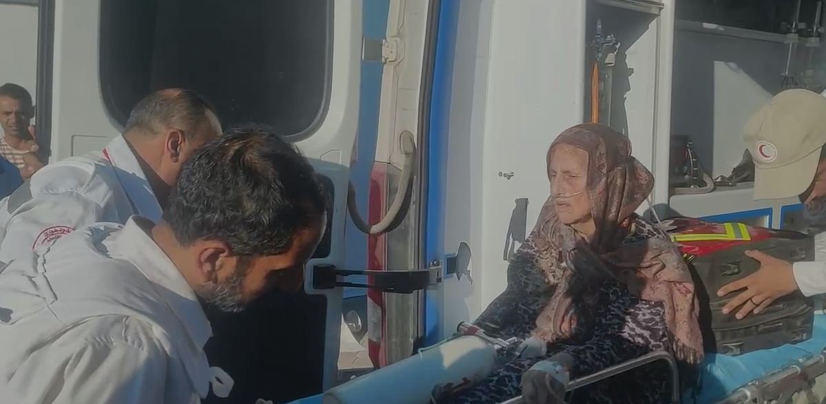 إنقاذ عائلة حوصرت 37 يوما شرق مدينة خان يونس