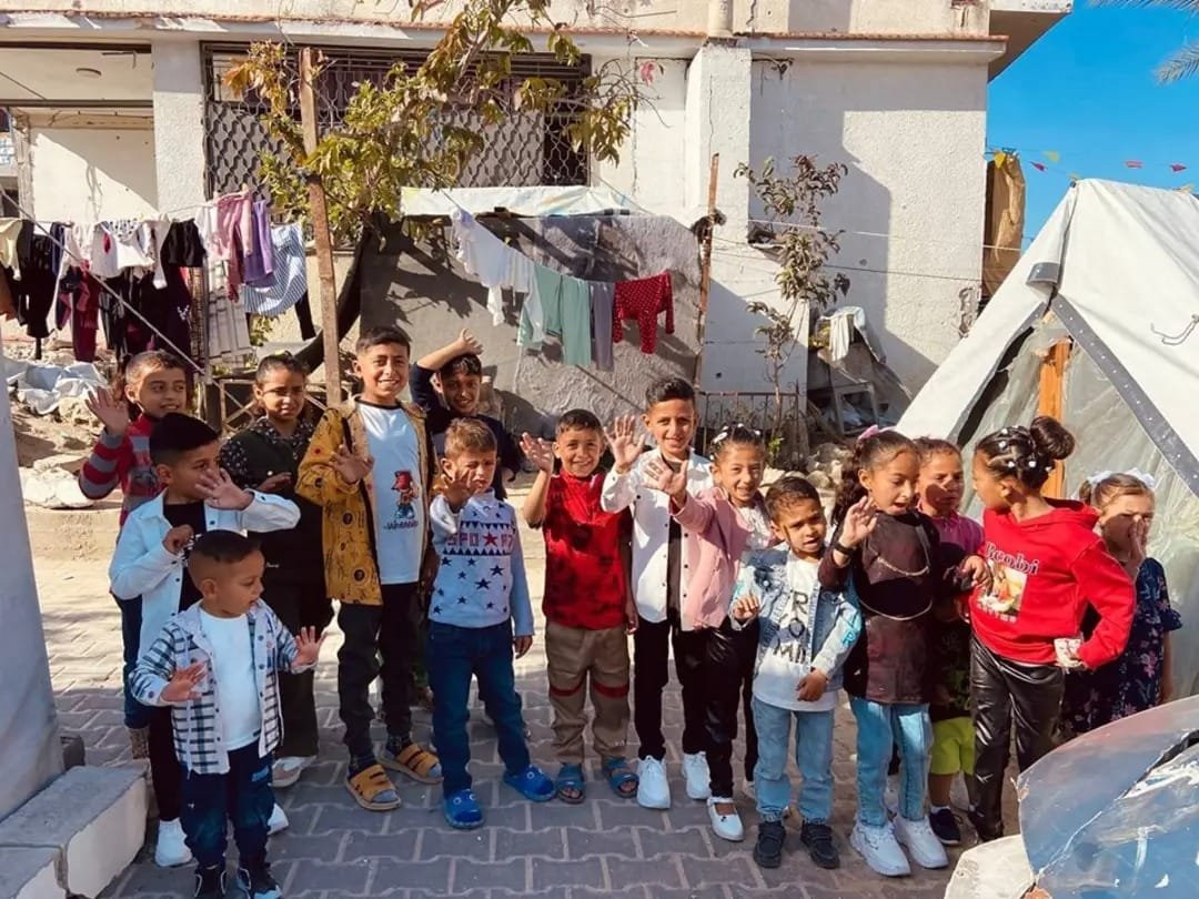 صور  للاطفال من بلدة بني سهيلا، شرق خان يونس في اول ايام عيد الفطر