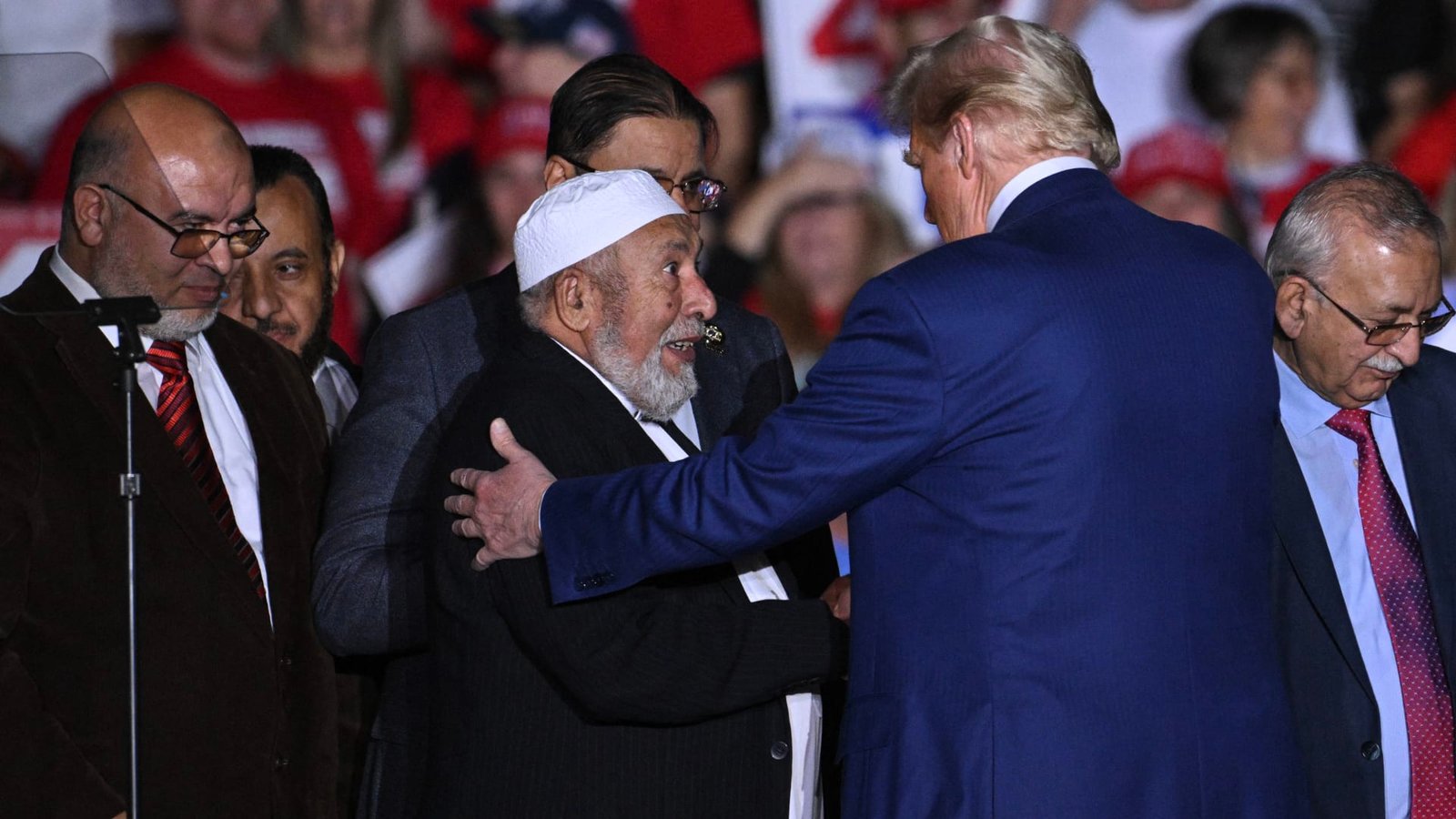 ما سر العلاقة  بين ترمب والأمريكيين العرب؟