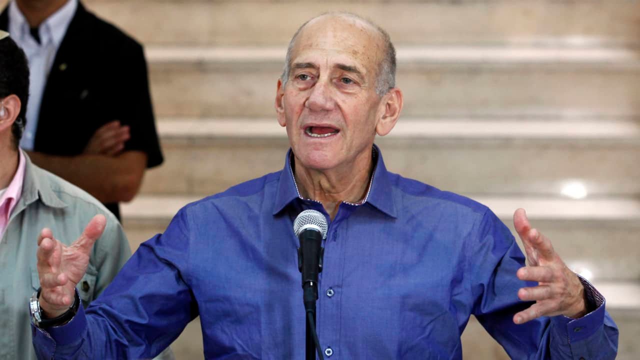 أولمرت: "المدينة الإنسانية" برفح ستكون معسكر اعتقال للفلسطينيين