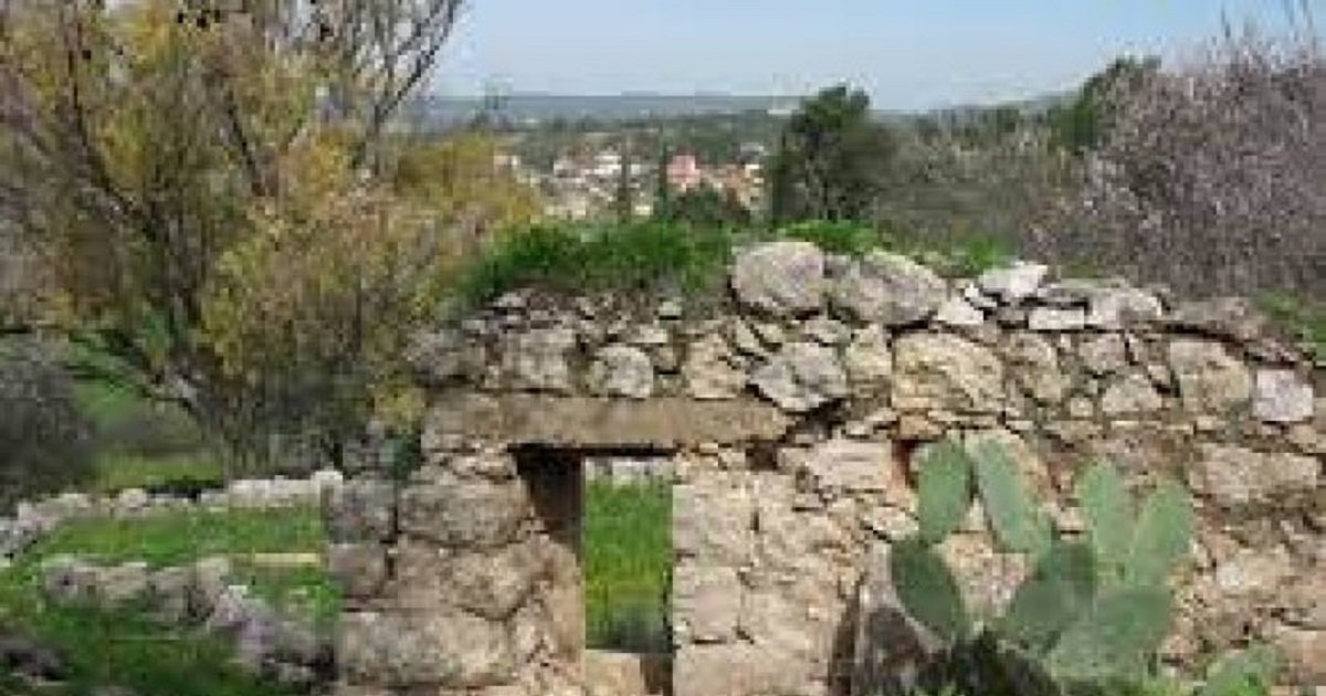 تعرف على قرية دير رافات المهجّرة  عام 1948  