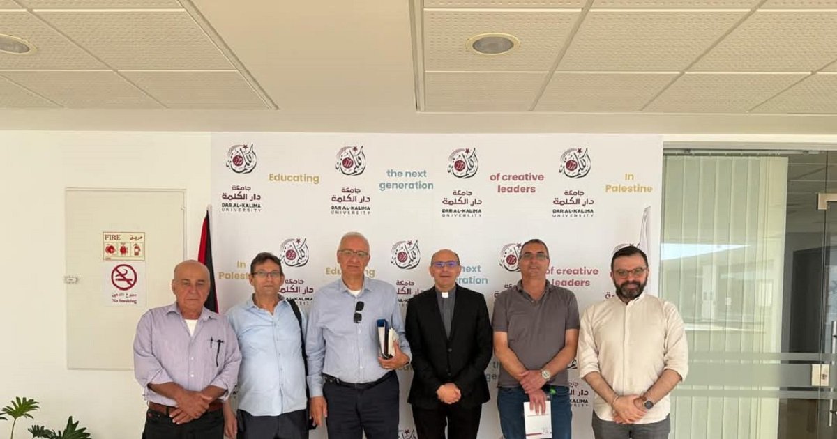 منتدى مرشدي السياحة العرب وجامعة دار الكلمة يبحثان التعاون المشترك 