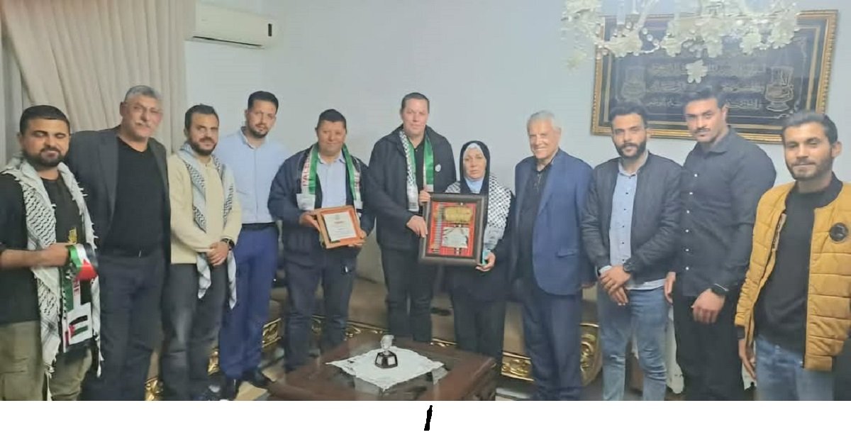 حركة ""فتح" تُكرِّم عائلة الشهيد التونسي فارس خالد 