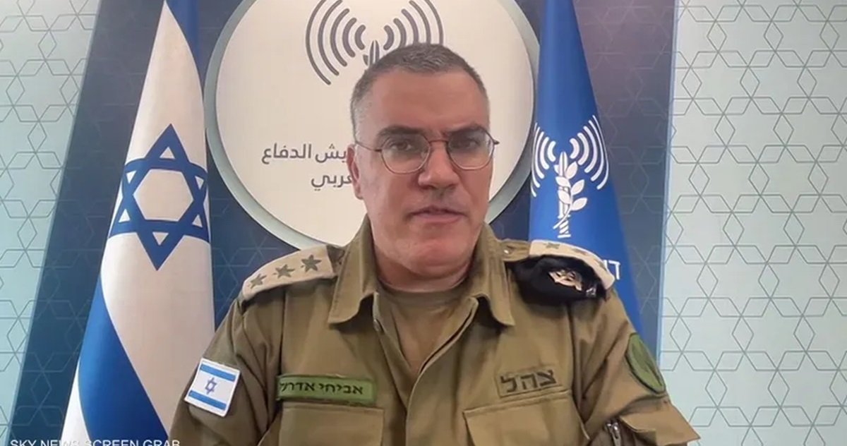 لغة الجسد تكشف ما يخفيه أفيخاي أدرعي بعد رد إيران على إسرائيل