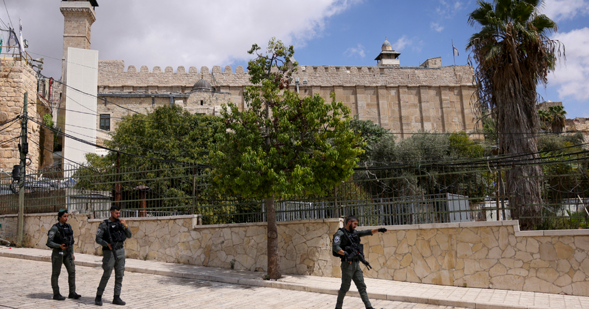 الاحتلال يغلق المسجد الإبراهيمي الشريف للاحتفال بعيد "سارة" اليهودي