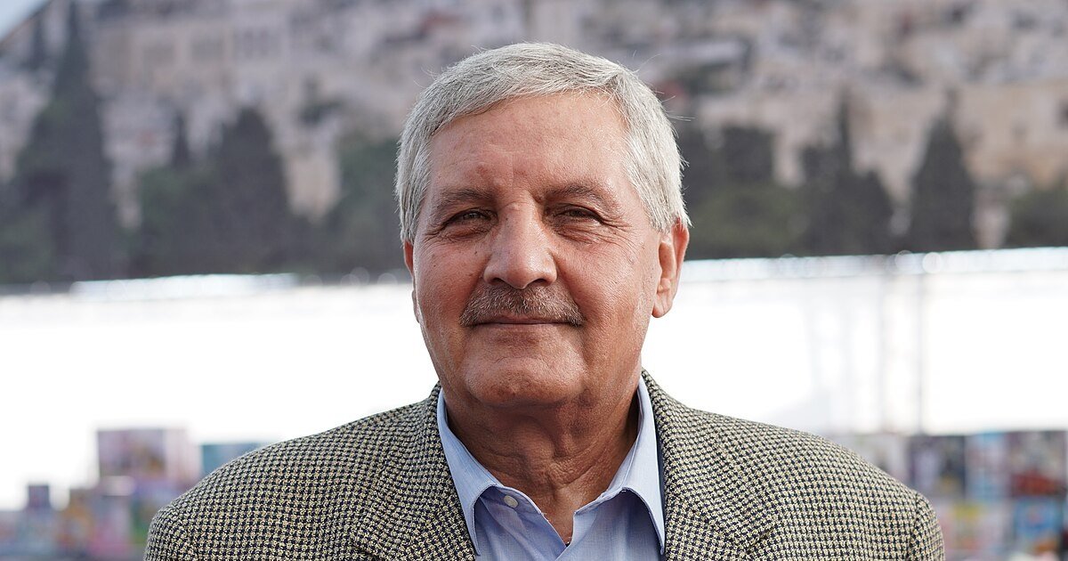 "جَمْر الكلام" الذي يضيء الشِعر