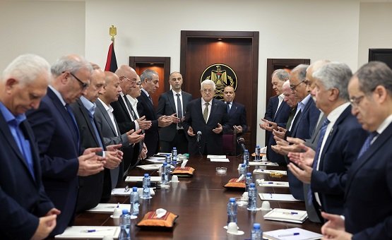 الرئيس يعين حسين الشيخ نائبا له.... وسط ترحيب وعربي ودولي