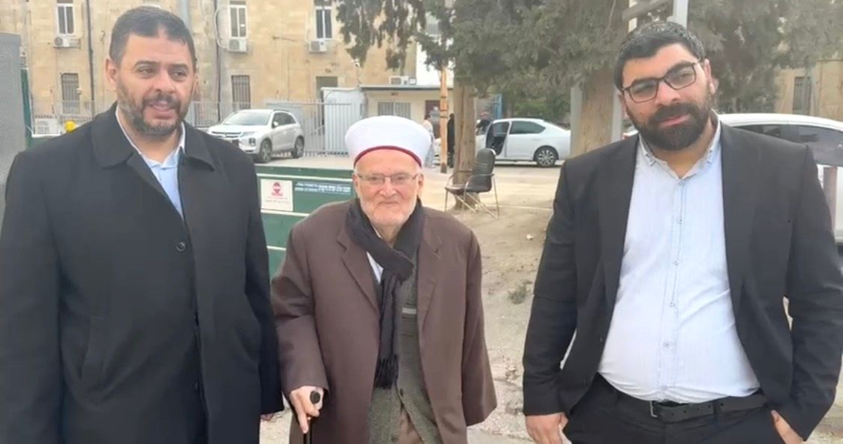 الإفراج عن خطيب الأقصى الشيخ عكرمة صبري بعد التحقيق معه في "المسكوبية" 