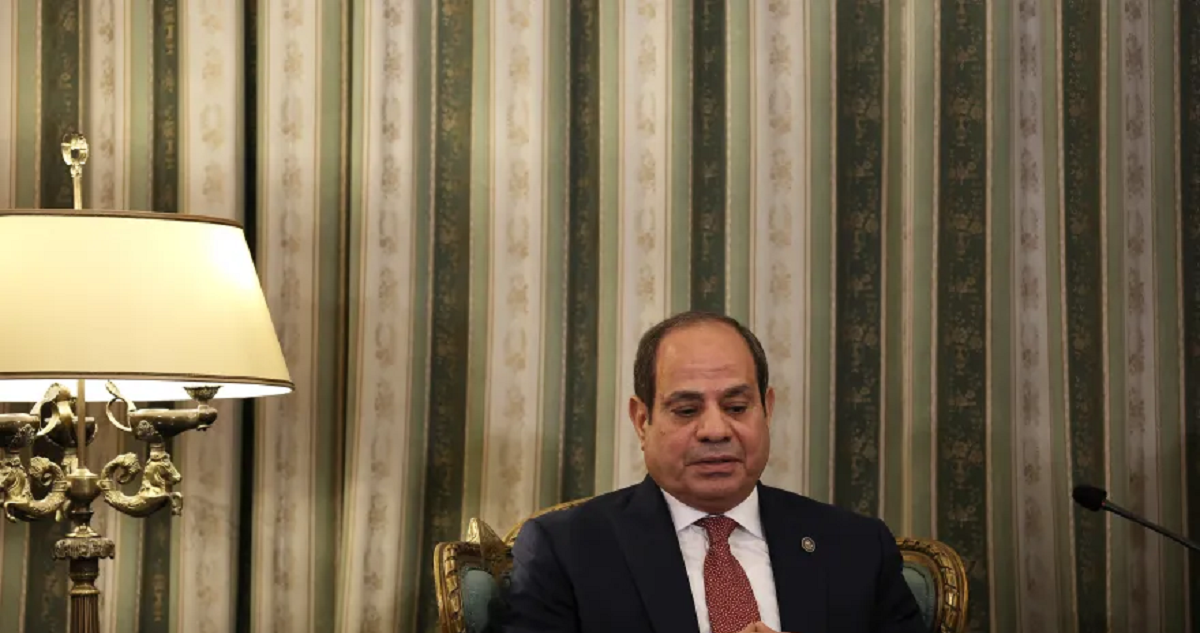 السيسي يدعو من دافوس إلى تثبيت اتفاق غزة وإدخال المساعدات الإنسانية