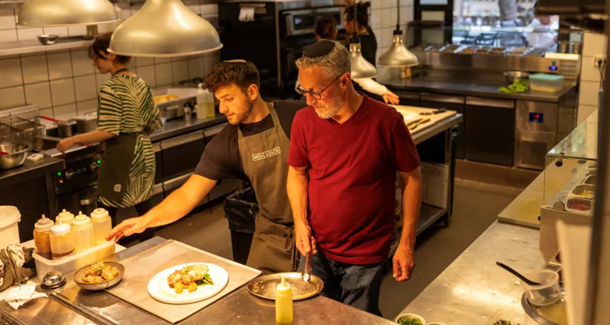 تحليل : الإسرائيليون يأملون في “عائد سلام” اقتصادي بعد الحرب مع إيران