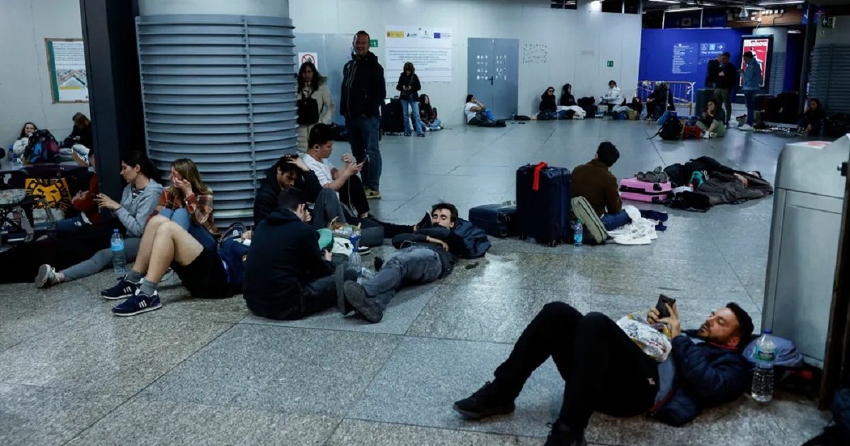 عودة "شبه كاملة" للكهرباء في جميع أنحاء إسبانيا