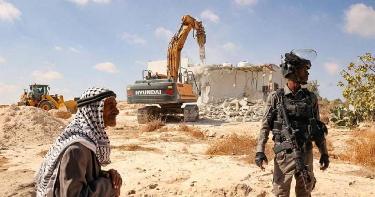 الاحتلال يجبر مقدسيا على هدم منزله في العيسوية