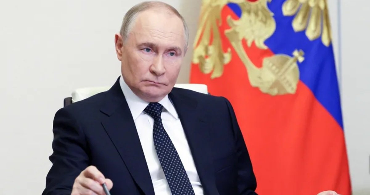 بوتين : صلاحيات زيلينسكي انتهت 