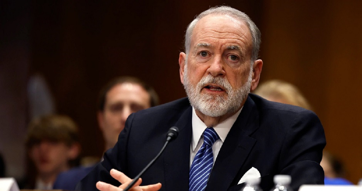 هاكابي ينتقد منع بطريرك اللاتين من دخول كنيسة القيامة