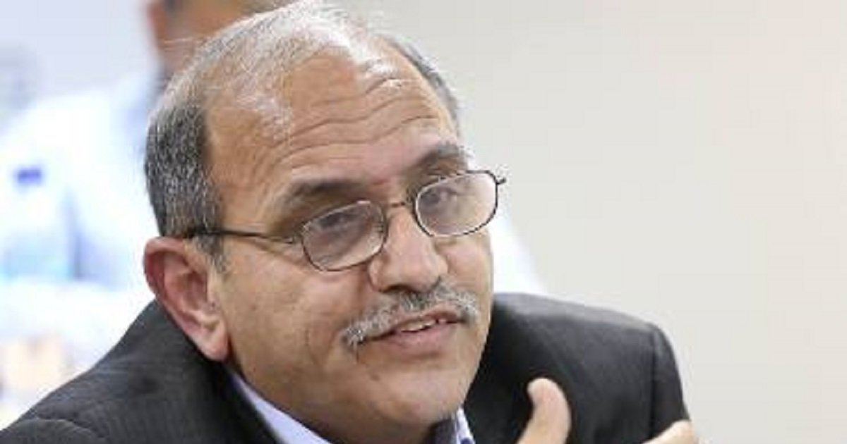 عاش الرئيس ممسكًا بكل مفاتيح السلطة