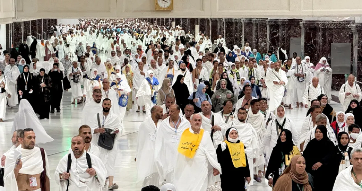 الحجاج يواصلون التوافد على السعودية لأداء مناسك الحج