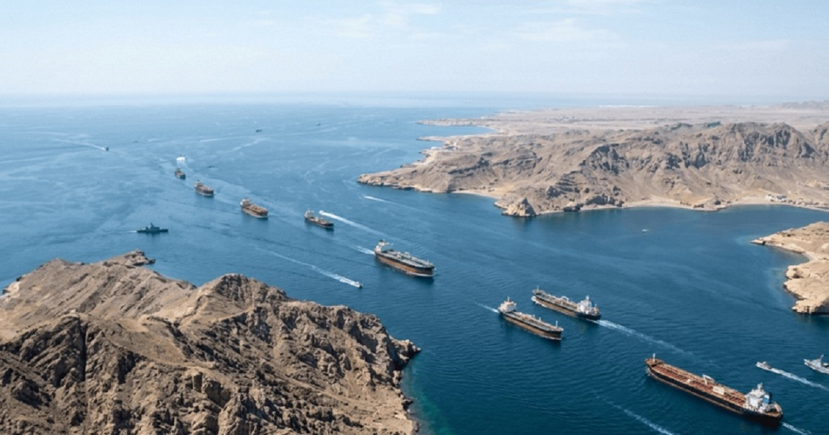 إيران تشدد سيطرتها على مضيق هرمز وترامب يقول إنه يرفض “الابتزاز”