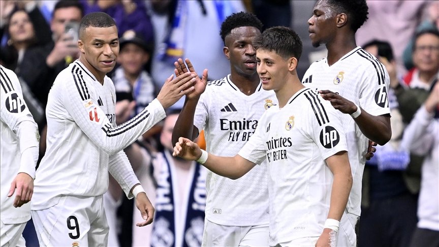 مبابي يتسلم جائزة الحذاء الذهبي لأفضل هداف في أوروبا