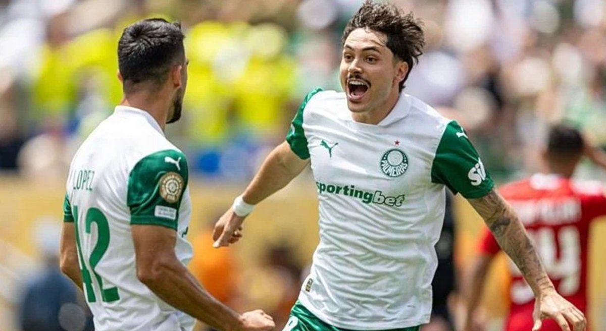 بالميراس يُسقط الأهلي بثنائية ويُربك حسابات المجموعة الأولى 