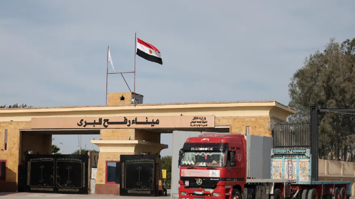 مصر ترحل عشرات الأجانب كانوا يخططون للمشاركة بمسيرة تضامنية مع غزة