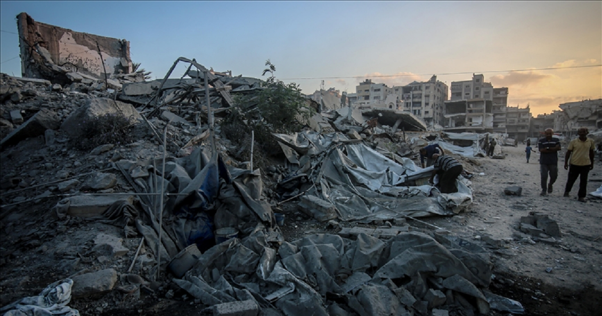 جيش الإحتلال يسوي مدرسة بالأرض في حي الزيتون