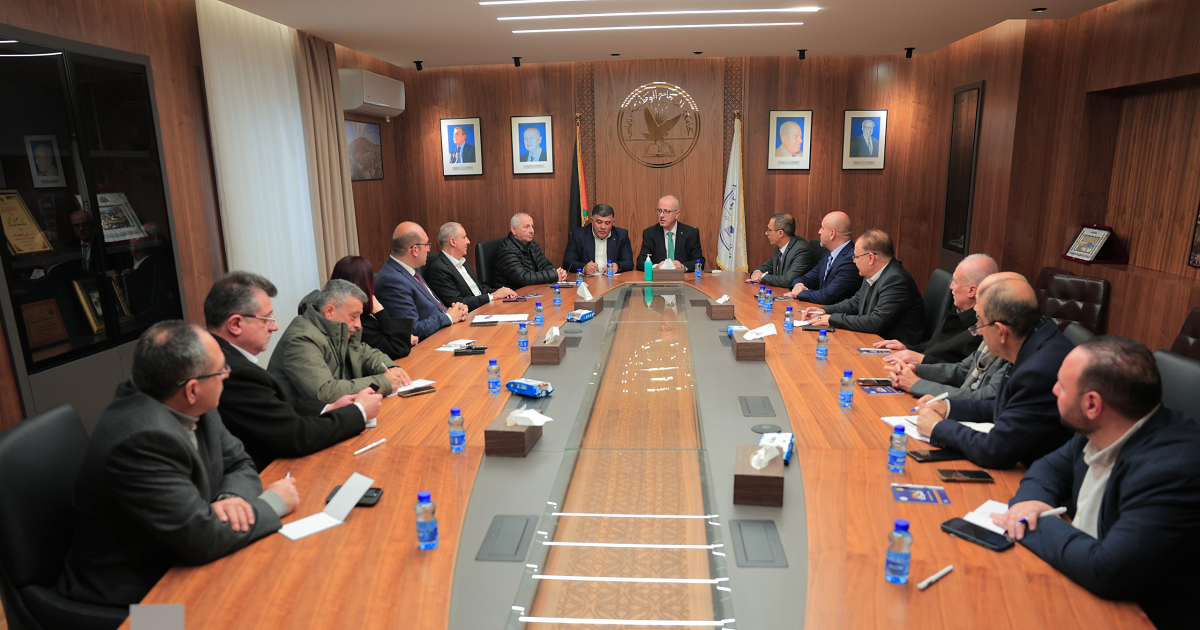 مؤسسات نابلس تحذر من  أزمة مالية خانقة تهدد استمرار تقديم الخدمات الطبية والصحية للمواطنين 