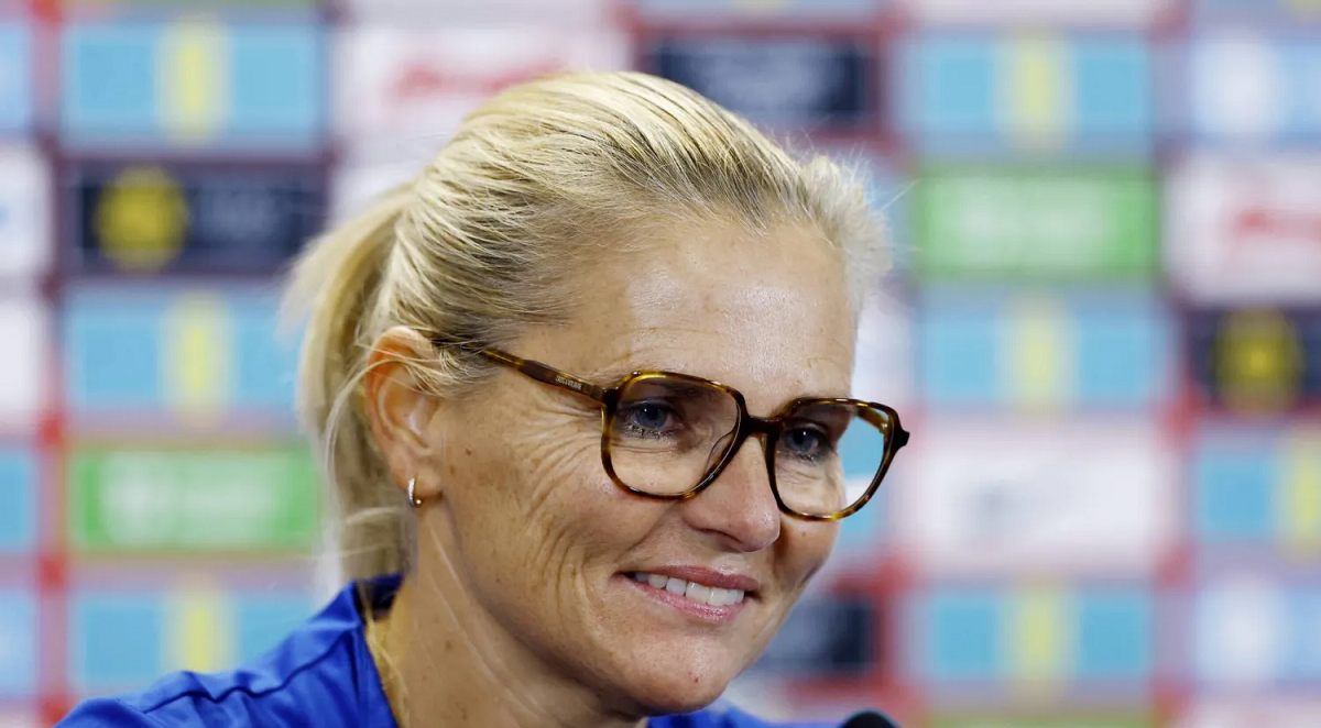 مدربة سيدات إنجلترا محبَطة من اعتزال إيربس دولياً