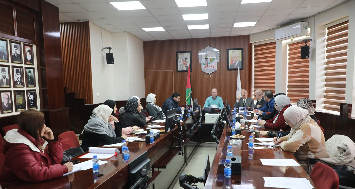 ورشة مجتمعية في بلدية نابلس لإعداد خطة مواجهة للتحديات المختلفة 