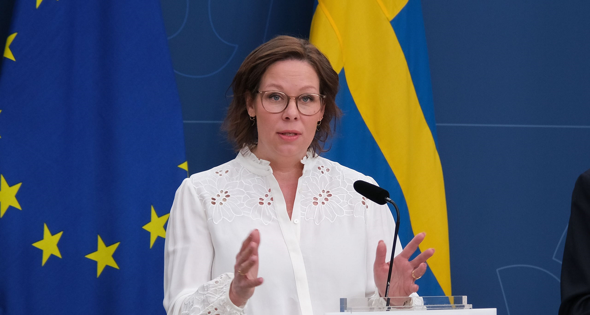 السويد : رفض إسرائيل إدخال المساعدات إلى غزة جريمة حرب