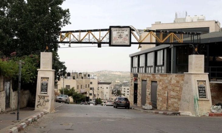 الاحتلال يطلق الرصاص الحي بكثافة خلال اقتحامه مخيم الجلزون 