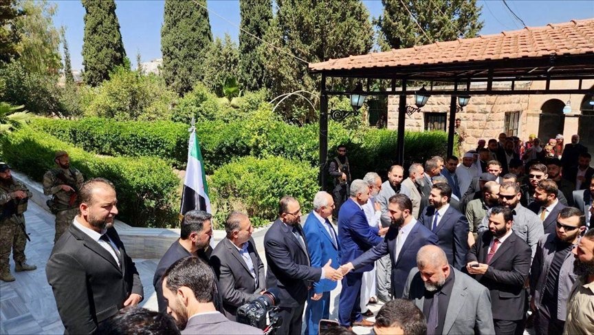 الرئيس السوري يزور درعا للمرة الأولى منذ الإطاحة بالاسد