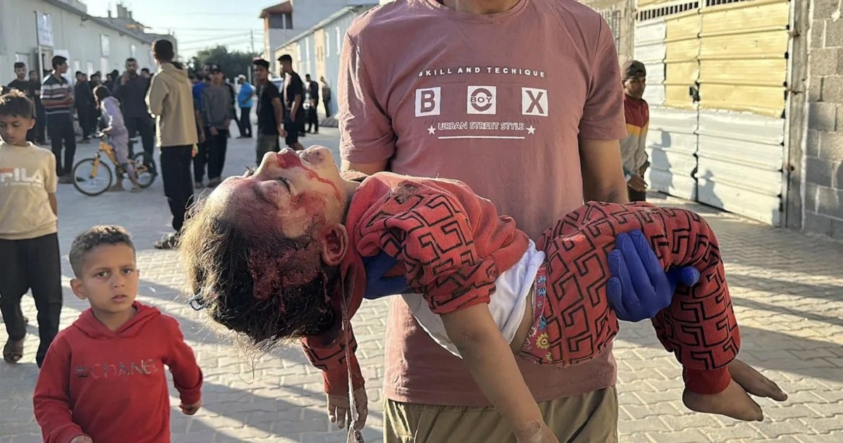 افتتاحية هآرتس لا تصرفوا نظركم عما يحدث في غزة