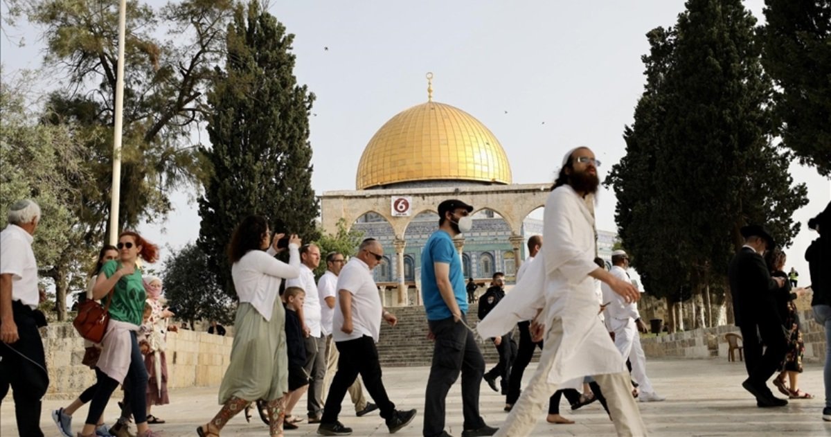 مستوطنون متطرفون  يقتحمون المسجد الأقصى