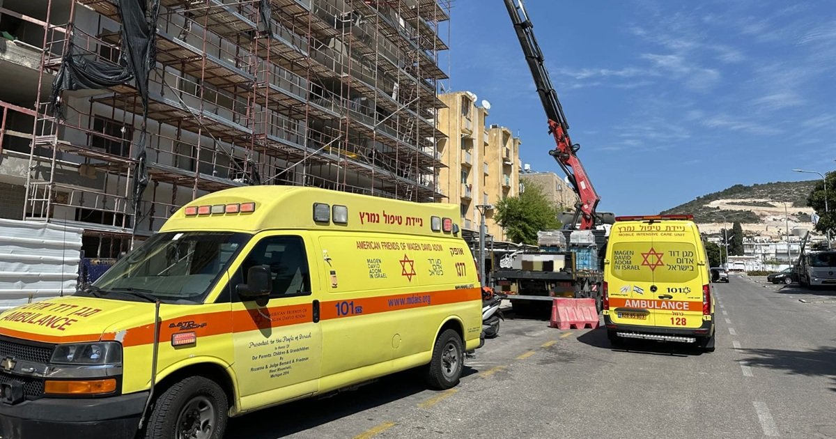 إصابة خطيرة لعامل سقط من ارتفاع في ورشة بناء بطيرة الكرمل