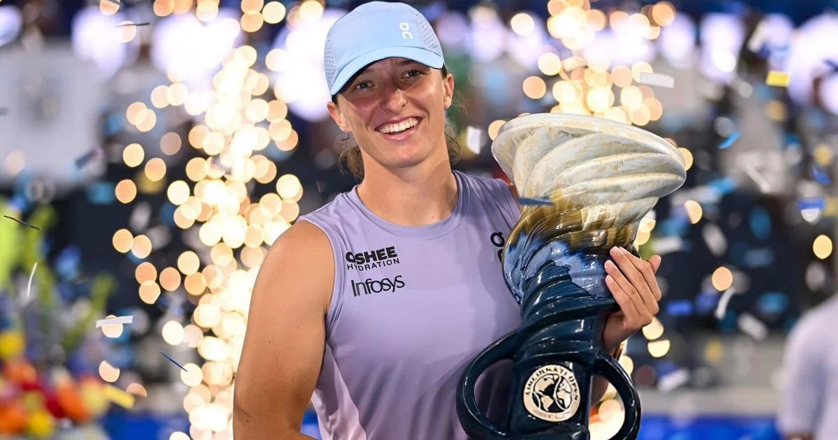 البولندية إيغا شفيونتيك تحرز لقب بطولة سينسيناتي للتنس