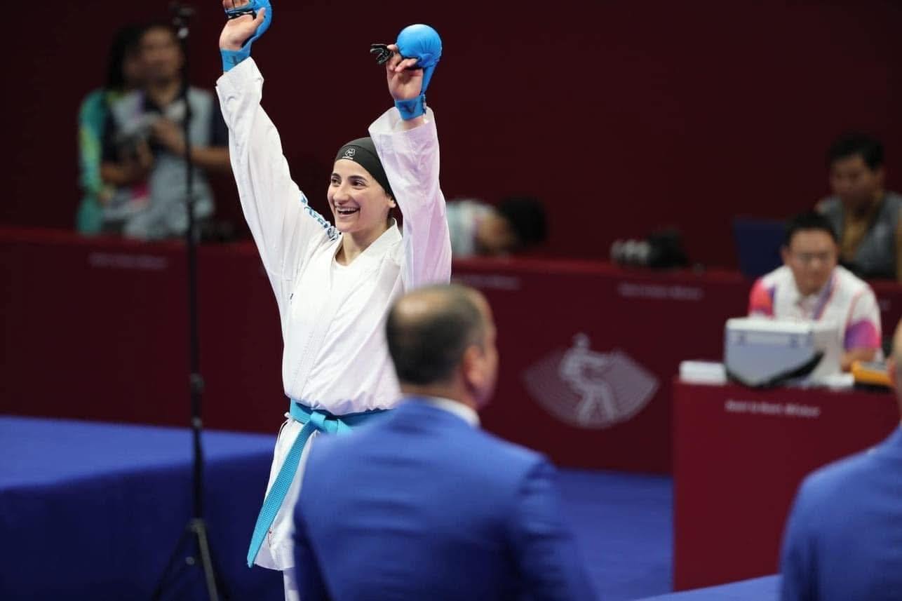 اللاعبة الفلسطينية حلا القاضي تحصد  ميدالية ذهبية في بطولة غرب آسيا للكاراتيه