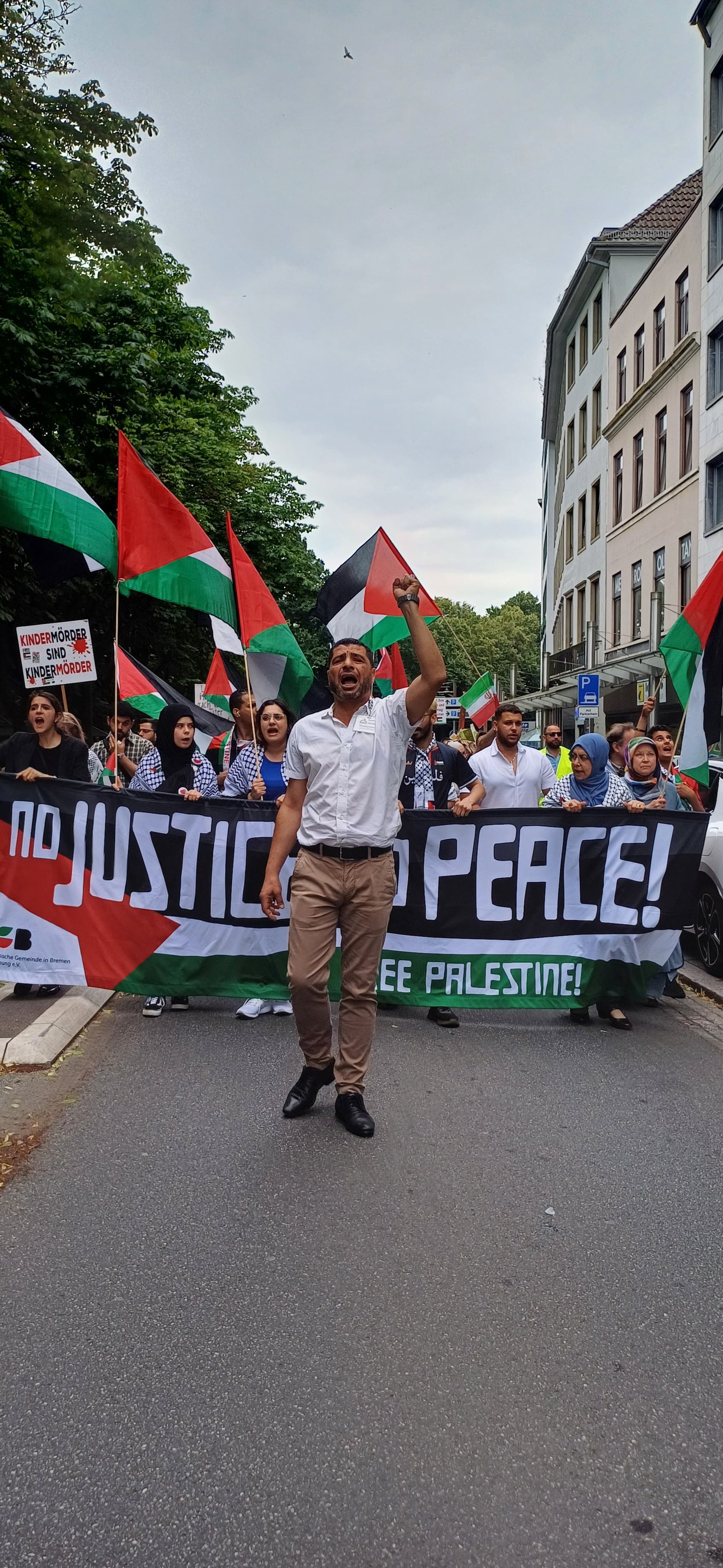 مسيرة  حاشدة للجالية الفلسطينية في بريمن الالمانية تنديدا بالعدوان على غزة