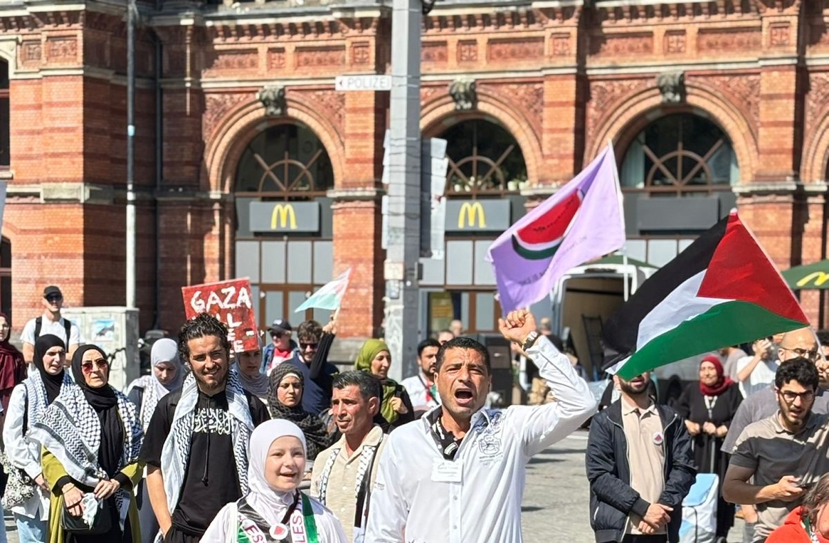 وقفة احتجاجية في بريمن الألمانية تندد بتجويع وقتل أطفال غزة