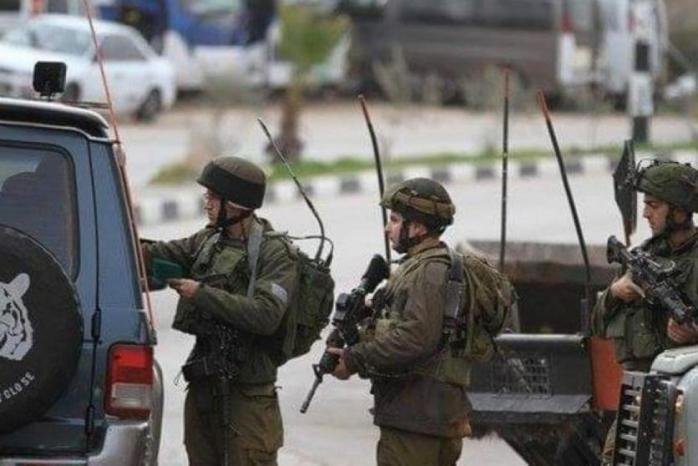 الاحتلال ينصب حاجزا عسكريا في يبرود