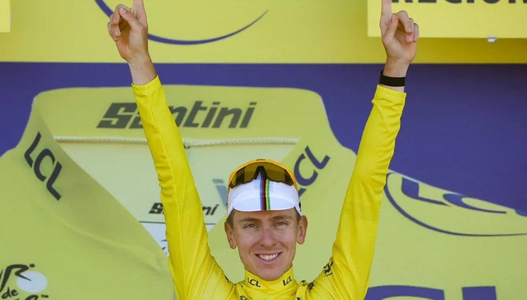 بوغاتشار يُتوّج بلقب طواف فرنسا للمرة الرابعة في مسيرته