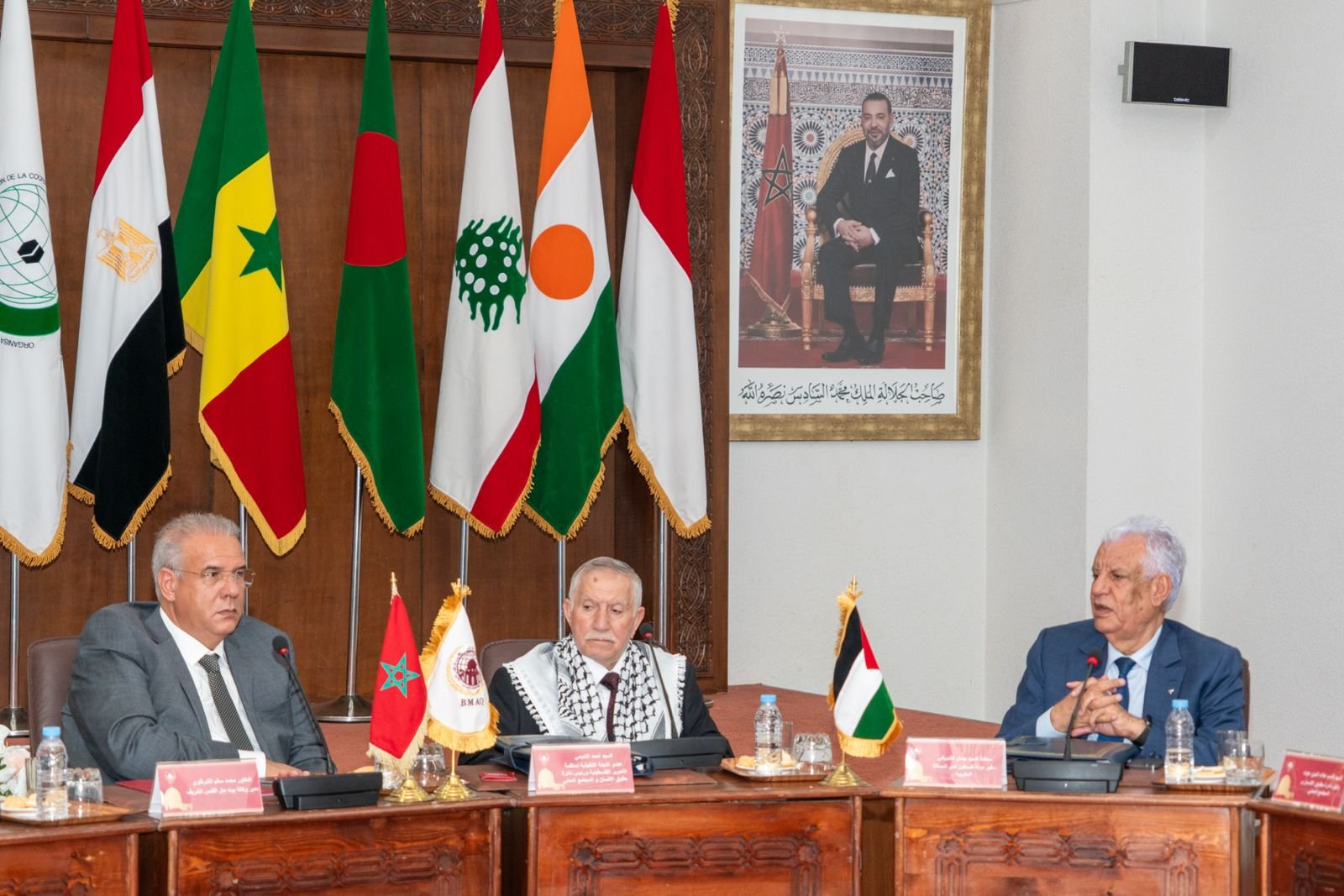 وفد من منظمة التحرير يزور وكالة بيت مال القدس الشريف بالرباط