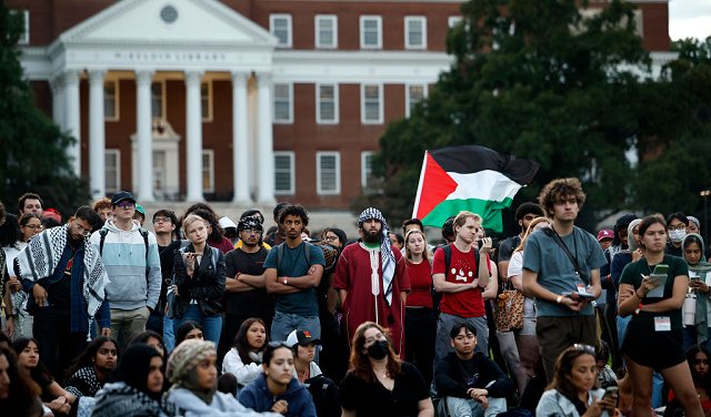 استطلاع: معظم طلاب الجامعات في أمريكا يقرون بارتكاب اسرائيل إبادة بحق الفلسطينيين ويدعمون حقهم بتقرير المصير