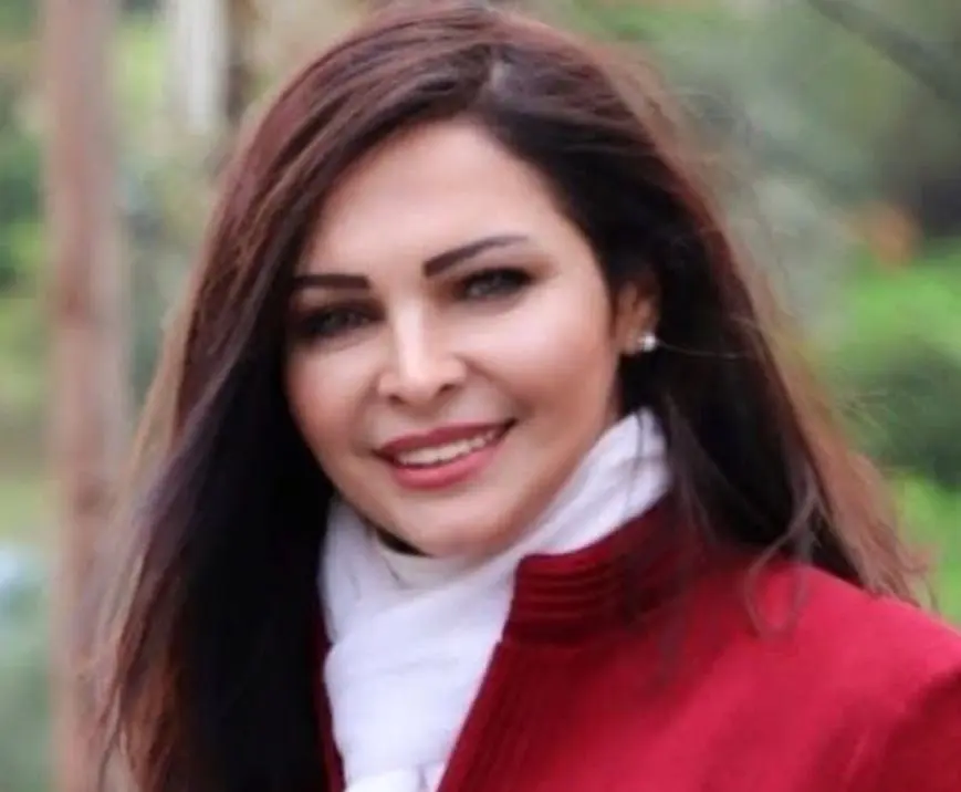 4 شهداء بينهم مديرة  مدرسة  في استهداف مسيرة إسرائيلية سيارة على طريق النبطية الفوقا