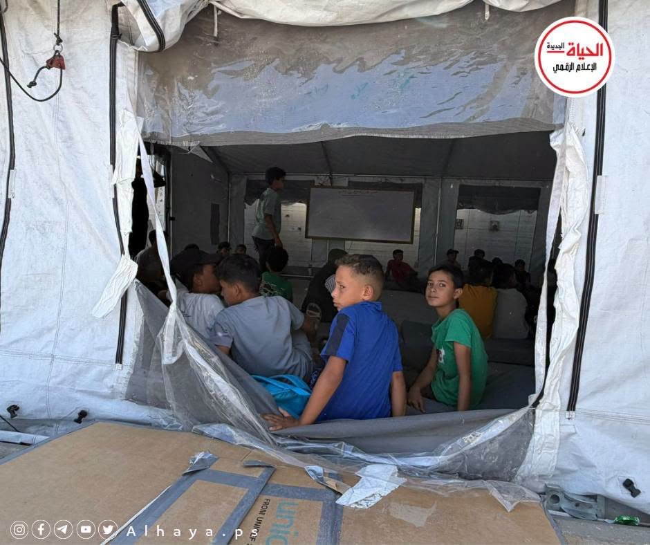 نحو 700 طالب يعودون لمقاعد الدراسة في غزة بعد مرور 3 سنوات على الحرب