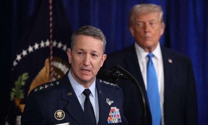 رئيس هيئة الأركان الأمريكية: الجيش قام بدراسة حياة مادورو… طعامه وملابسه وحيواناته الأليفة