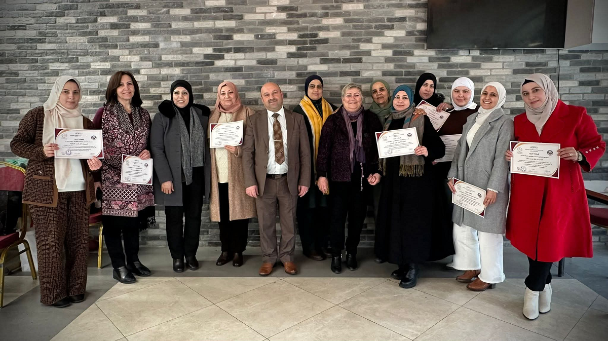 اختتام دورة تقنيات الفنون في البيرة